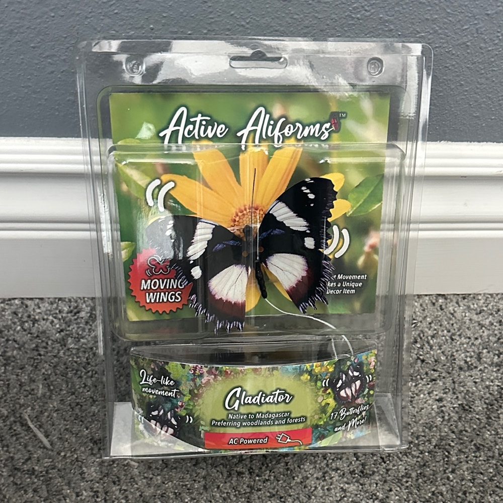 Gladiator Butterfly Decor with Moving Wings